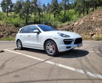 Motore Benzina da 4,8L di Porsche Cayenne 2013 per il noleggio a Tbilisi.