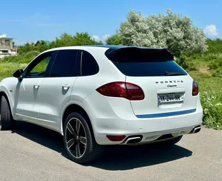 Noleggio Porsche Cayenne Turbo. Auto Premium, Lusso, SUV per il noleggio in Georgia ✓ Cauzione di Senza deposito ✓ Opzioni assicurative RCT.