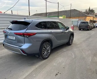 Toyota Highlander 2020 con sistema A trazione integrale, disponibile a Tbilisi.