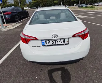 Motore Benzina da 1,8L di Toyota Corolla Sedan 2016 per il noleggio all'aeroporto di Kutaisi.