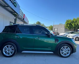 Motore Benzina da 1,5L di Mini Countryman Cooper 2023 per il noleggio all'aeroporto di Antalya.