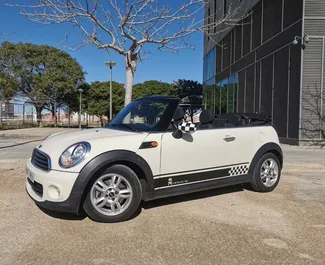 Vista frontale di un noleggio Mini Cooper Cabrio a Valencia, Spagna ✓ Auto #11038. ✓ Cambio Automatico TM ✓ 0 recensioni.