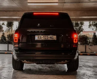 Interni di Land Rover Range Rover in affitto in Georgia. Un'ottima auto da 5 posti con cambio Automatico.