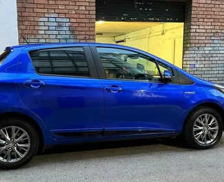 Noleggio auto Toyota Yaris 2018 in Spagna, con carburante Ibrido e 120 cavalli di potenza ➤ A partire da 40 EUR al giorno.