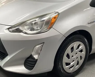 Motore Ibrido da 1,5L di Toyota Prius C 2015 per il noleggio a Batumi.