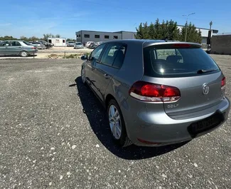 Noleggio auto Volkswagen Golf 6 2013 in Albania, con carburante Benzina e 140 cavalli di potenza ➤ A partire da 29 EUR al giorno.