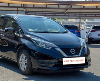 Vista frontale di un noleggio Nissan Note a Larnaca, Cipro ✓ Auto #11211. ✓ Cambio Automatico TM ✓ 0 recensioni.