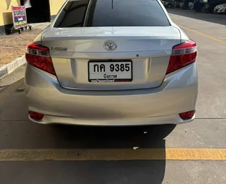 Toyota Vios 2020 disponibile per il noleggio all'aeroporto Suvarnabhumi di Bangkok, con limite di chilometraggio di illimitato.