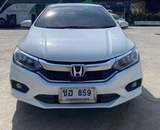 Honda City 2020 disponibile per il noleggio all'aeroporto Suvarnabhumi di Bangkok, con limite di chilometraggio di illimitato.