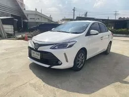 Toyota Vios 2020 con sistema A trazione anteriore, disponibile all'aeroporto Suvarnabhumi di Bangkok.