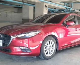 Mazda 3 2021 disponibile per il noleggio all'aeroporto Suvarnabhumi di Bangkok, con limite di chilometraggio di illimitato.