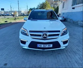 Noleggio auto Mercedes-Benz GL-Class 2017 in Georgia, con carburante Diesel e 258 cavalli di potenza ➤ A partire da 250 GEL al giorno.