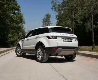 Land Rover Range Rover Evoque 2015 disponibile per il noleggio a Tirana, con limite di chilometraggio di illimitato.