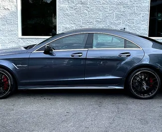 Interni di Mercedes-Benz CLS53 AMG in affitto in Georgia. Un'ottima auto da 4 posti con cambio Automatico.