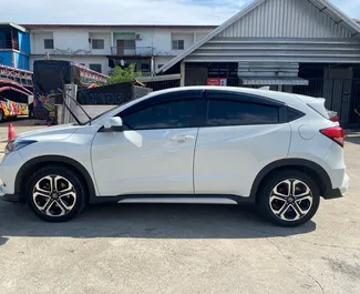 Interni di Honda HR-V in affitto in Thailandia. Un'ottima auto da 2 posti con cambio Automatico.