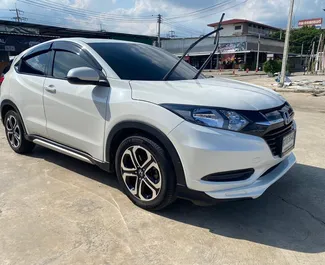 Honda HR-V 2019 con sistema A trazione anteriore, disponibile all'aeroporto Suvarnabhumi di Bangkok.