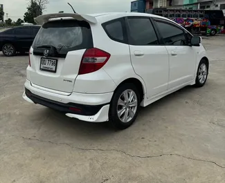 Noleggio auto Honda Jazz 2016 in Thailandia, con carburante Benzina e  cavalli di potenza ➤ A partire da 950 THB al giorno.