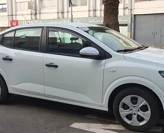 Vista frontale di un noleggio Dacia Logan a Agadir, Marocco ✓ Auto #11183. ✓ Cambio Manuale TM ✓ 0 recensioni.