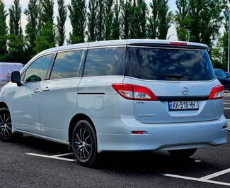 Nissan Quest 2016 disponibile per il noleggio a Tbilisi, con limite di chilometraggio di illimitato.