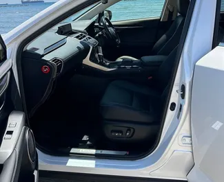 Lexus NX 2020 disponibile per il noleggio a Larnaca, con limite di chilometraggio di illimitato.