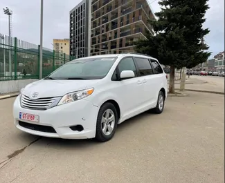 Noleggio auto Toyota Sienna 2015 in Georgia, con carburante Benzina e 320 cavalli di potenza ➤ A partire da 110 GEL al giorno.