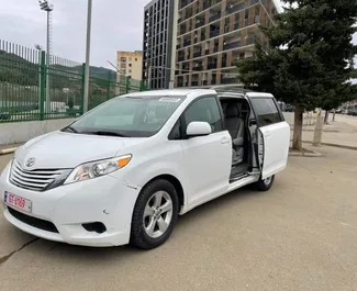 Noleggio Toyota Sienna. Auto Comfort, Monovolume per il noleggio in Georgia ✓ Cauzione di Senza deposito ✓ Opzioni assicurative RCT, Passeggeri, Furto, Giovane.