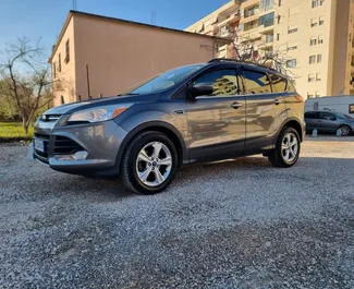 Vista frontale di un noleggio Ford Kuga a Tirana, Albania ✓ Auto #10836. ✓ Cambio Automatico TM ✓ 0 recensioni.