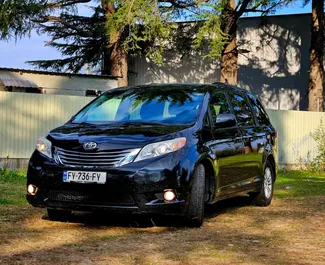 Noleggio Toyota Sienna. Auto Comfort, Monovolume per il noleggio in Georgia ✓ Cauzione di Senza deposito ✓ Opzioni assicurative RCT, Passeggeri, Furto, Giovane.