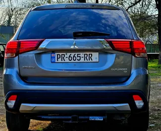 Mitsubishi Outlander Xl 2017 disponibile per il noleggio a Kutaisi, con limite di chilometraggio di illimitato.