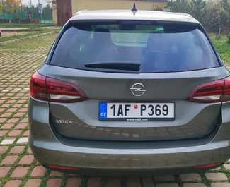 Noleggio Opel Astra. Auto Economica, Comfort per il noleggio in Cechia ✓ Cauzione di Deposito di 400 EUR ✓ Opzioni assicurative RCT.