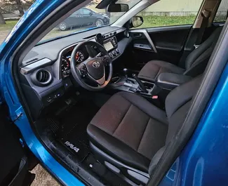 Toyota Rav4 2018 con sistema A trazione integrale, disponibile a Tbilisi.