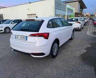 Noleggio Skoda Scala. Auto Comfort per il noleggio in Albania ✓ Cauzione di Deposito di 200 EUR ✓ Opzioni assicurative RCT, CDW, All'estero.