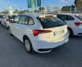 Noleggio Skoda Scala. Auto Comfort per il noleggio in Albania ✓ Cauzione di Deposito di 200 EUR ✓ Opzioni assicurative RCT, CDW, All'estero.