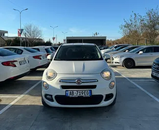 Vista frontale di un noleggio Fiat 500X all'aeroporto di Tirana, Albania ✓ Auto #11589. ✓ Cambio Automatico TM ✓ 0 recensioni.