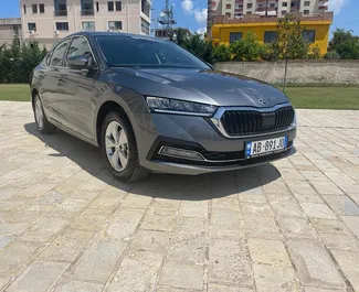 Noleggio Skoda Octavia. Auto Comfort per il noleggio in Albania ✓ Cauzione di Deposito di 300 EUR ✓ Opzioni assicurative RCT, CDW, All'estero.