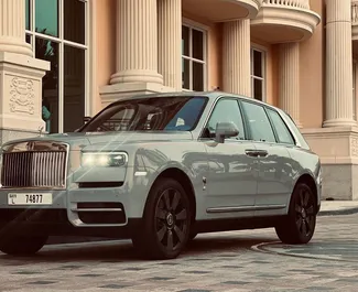 Noleggio auto Rolls-Royce Cullinan #11357 Automatico a Dubai, dotata di motore 6,5L ➤ Da Andrei negli Emirati Arabi Uniti.