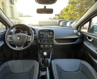 Noleggio auto Renault Clio 5 2018 in Cechia, con carburante Diesel e 75 cavalli di potenza ➤ A partire da 34 EUR al giorno.