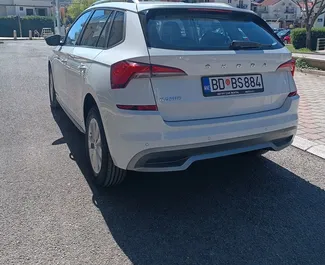 Vista frontale di un noleggio Skoda Kamiq a Budva, Montenegro ✓ Auto #11406. ✓ Cambio Automatico TM ✓ 0 recensioni.