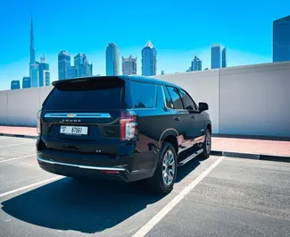 Noleggio auto Chevrolet Tahoe 2023 negli Emirati Arabi Uniti, con carburante Benzina e 355 cavalli di potenza ➤ A partire da 450 AED al giorno.