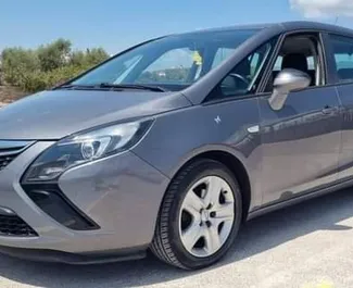 Vista frontale di un noleggio Opel Zafira a Palma di Maiorca, Spagna ✓ Auto #11580. ✓ Cambio Manuale TM ✓ 0 recensioni.