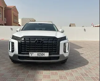 Noleggio Hyundai Palisade. Auto Comfort, Premium, Crossover per il noleggio negli Emirati Arabi Uniti ✓ Cauzione di Deposito di 500 AED ✓ Opzioni assicurative RCT, SCDW, Furto.