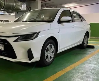 Motore Benzina da 1,2L di Toyota Yaris Ativ 2023 per il noleggio a Dubai.