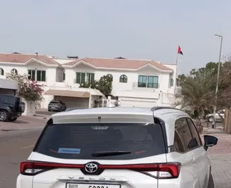 Motore Benzina da 1,5L di Toyota Veloz 2024 per il noleggio a Dubai.