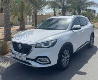 Vista frontale di un noleggio MG HS a Dubai, Emirati Arabi Uniti ✓ Auto #11379. ✓ Cambio Automatico TM ✓ 0 recensioni.