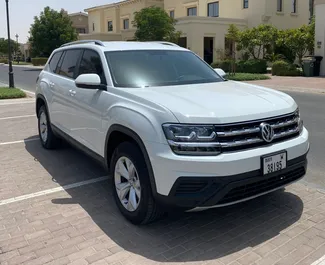 Noleggio auto Volkswagen Atlas 2020 negli Emirati Arabi Uniti, con carburante Benzina e 275 cavalli di potenza ➤ A partire da 240 AED al giorno.