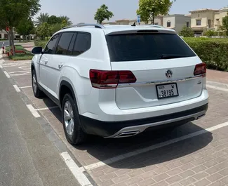 Noleggio Volkswagen Atlas. Auto Comfort, Premium, Crossover per il noleggio negli Emirati Arabi Uniti ✓ Cauzione di Senza deposito ✓ Opzioni assicurative RCT, SCDW, Passeggeri, Furto, Senza deposito.