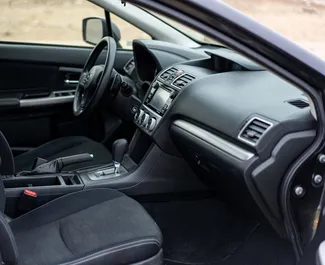 Subaru Crosstrek 2014 disponibile per il noleggio a Tbilisi, con limite di chilometraggio di illimitato.
