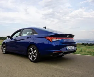 Motore Benzina da 2,0L di Hyundai Elantra 2023 per il noleggio a Tbilisi.