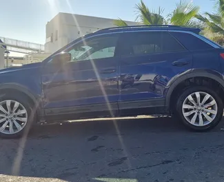Noleggio auto Volkswagen T-Roc 2021 in Spagna, con carburante Benzina e 115 cavalli di potenza ➤ A partire da 64 EUR al giorno.