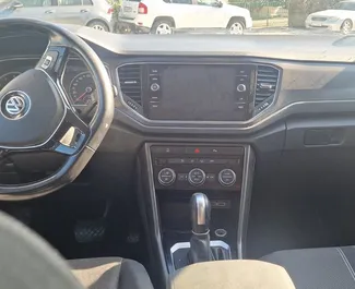 Noleggio Volkswagen T-Roc. Auto Comfort, Crossover per il noleggio in Spagna ✓ Cauzione di Senza deposito ✓ Opzioni assicurative RCT, CDW, SCDW.